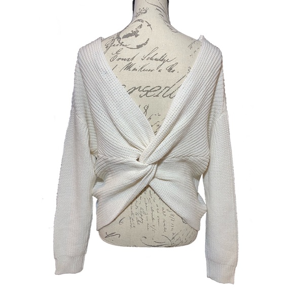 Love Tree Cream Knitted Twisted Back V-neck Sweater Size M 100% Acrylic - Picture 3 of 8